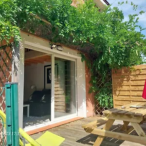 Appartement A Carreyrat Calme Et Verdoyant